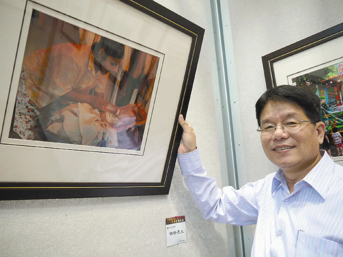 後台忙餵奶 楊耀棠攝野台戲辛酸
