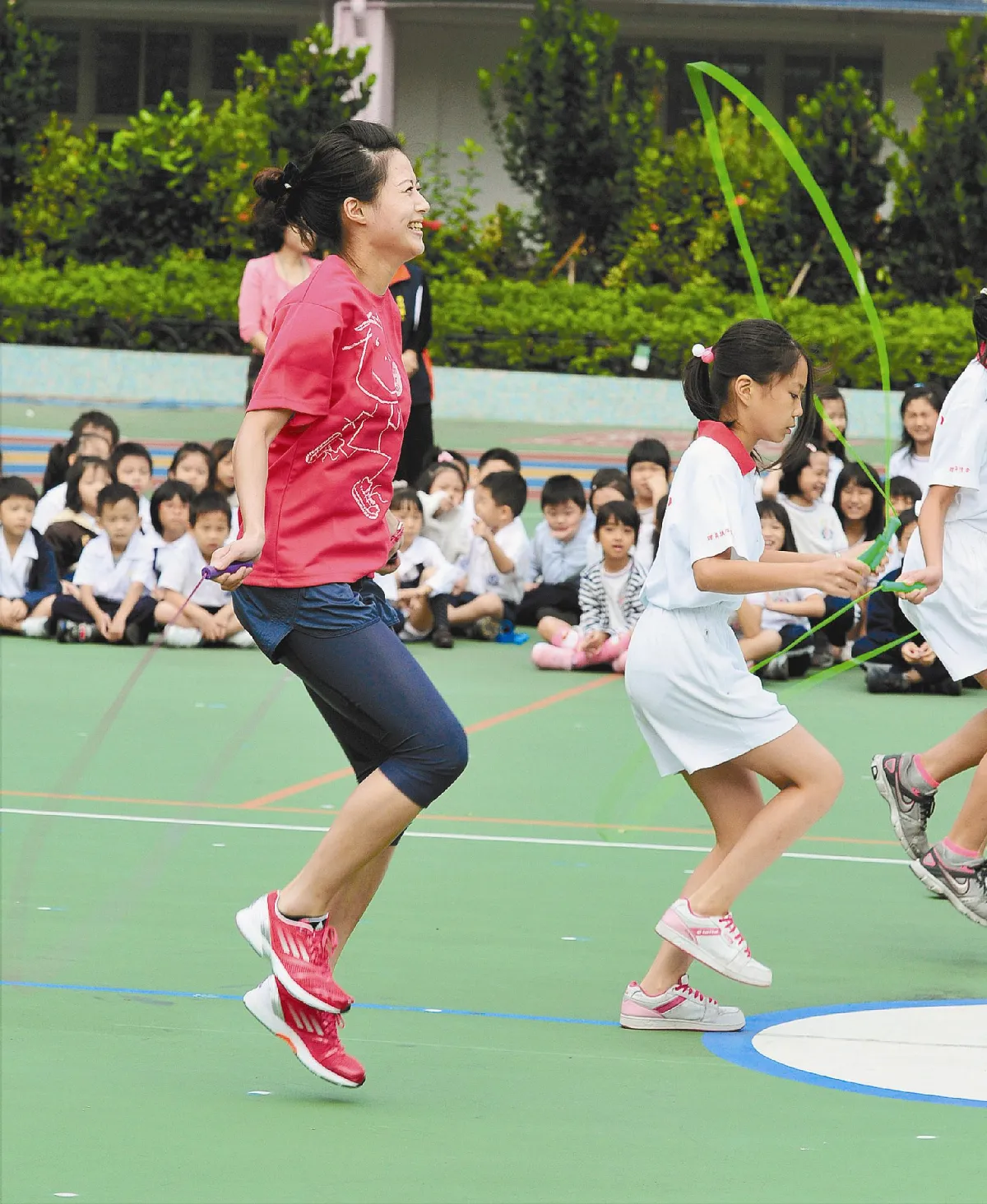 比賽跳繩 國手楊淑君不敵國小選手