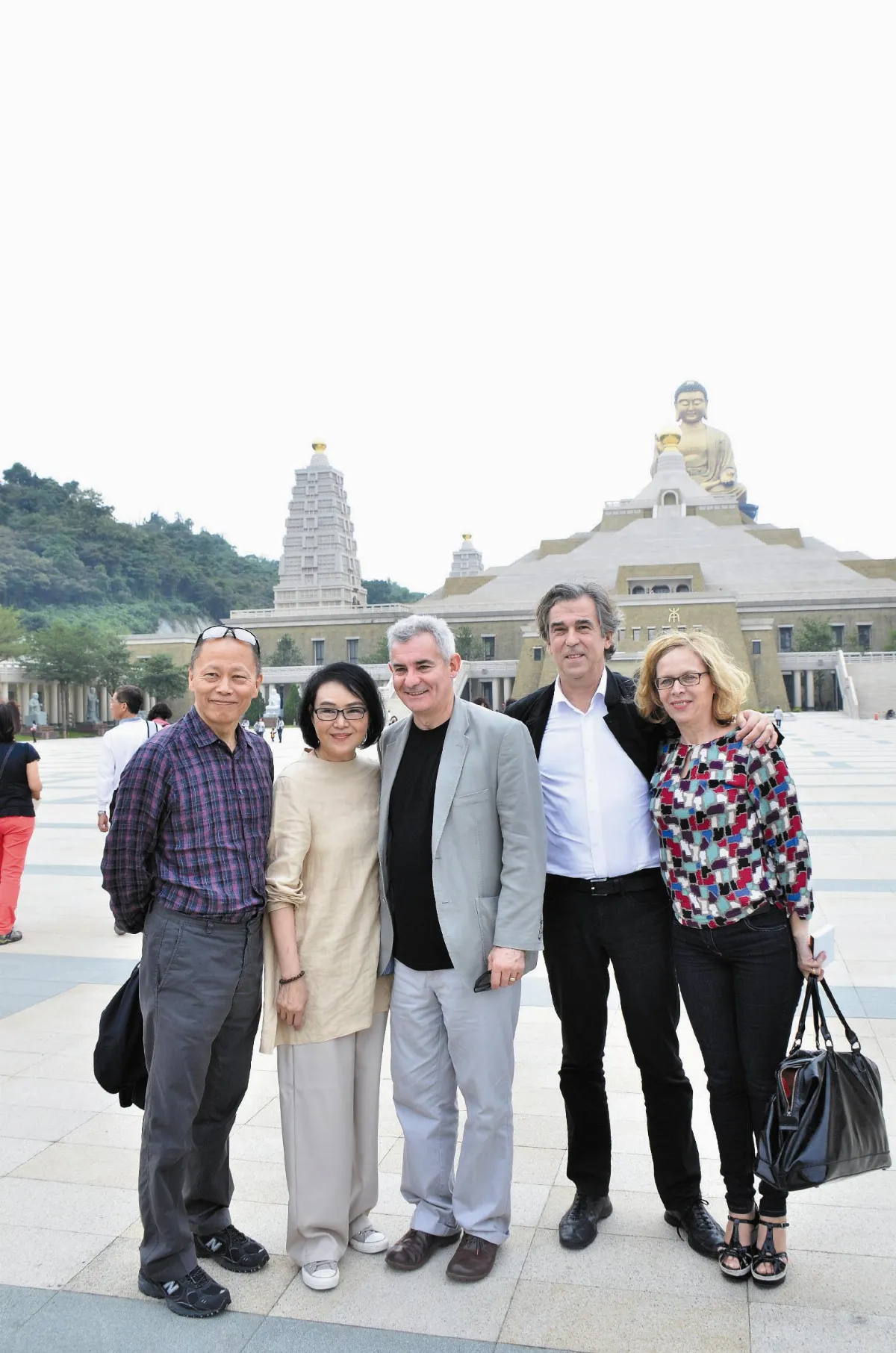 英法藝術家 讚歎佛館千手觀音