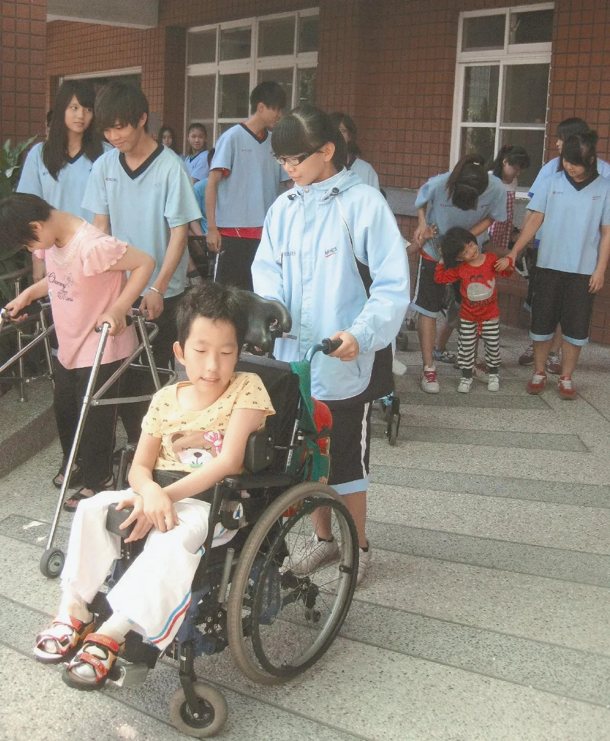 和美實校高中生 扶持身障學弟妹