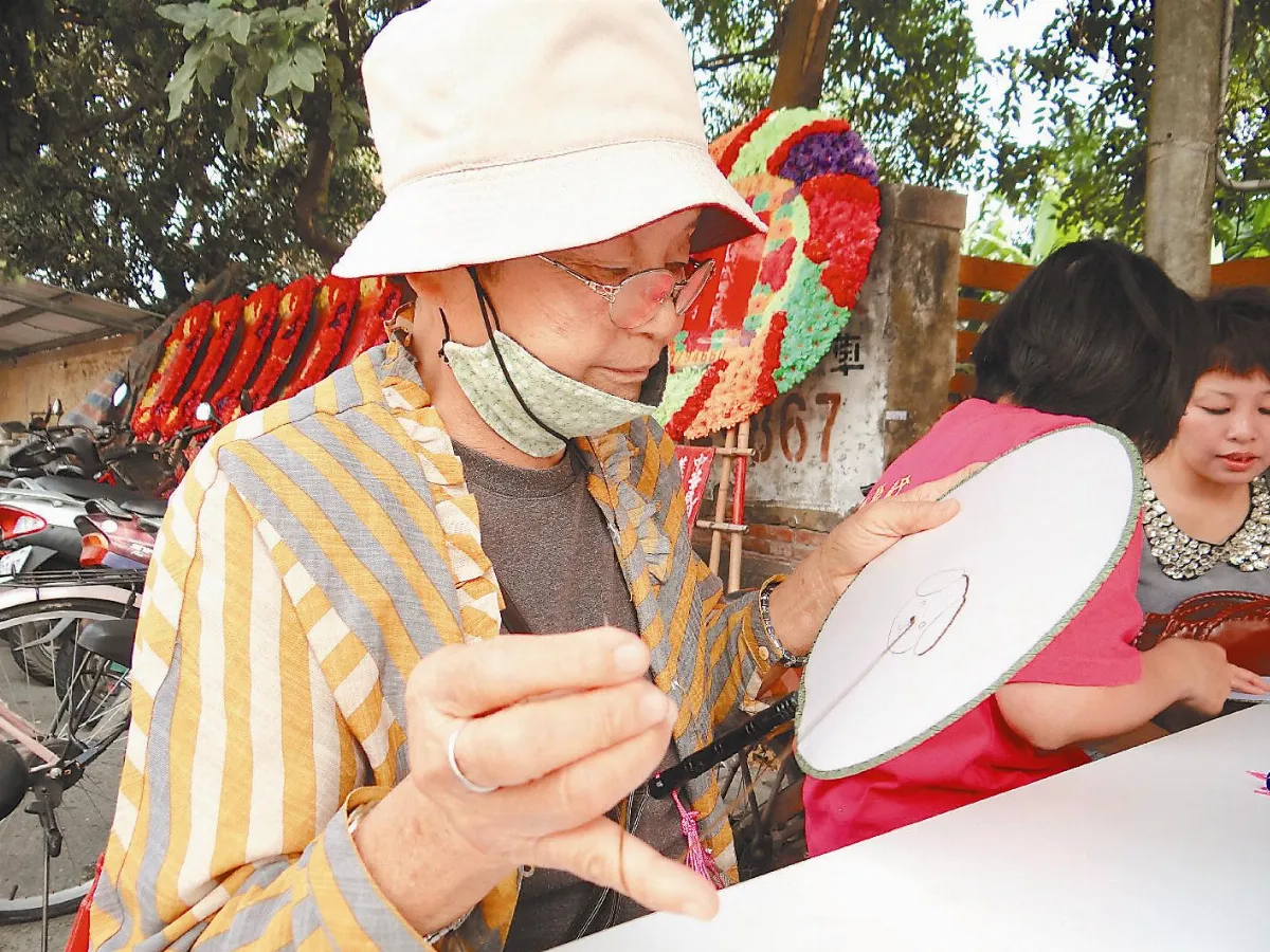 【社區部落格】體驗刺繡 老人回味 孩童定心
