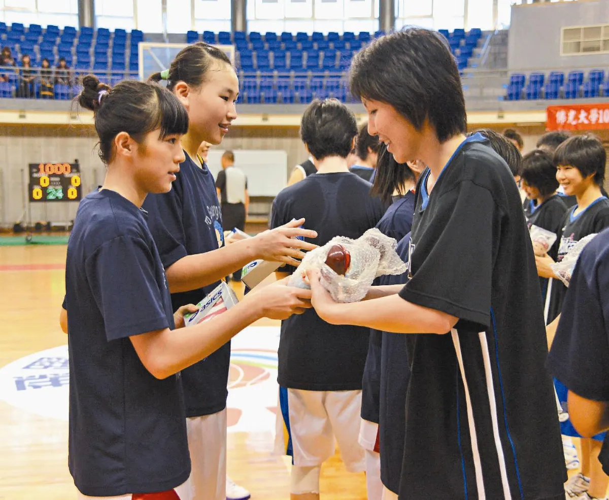 日本櫻花學園、佛光女籃 以球會友
