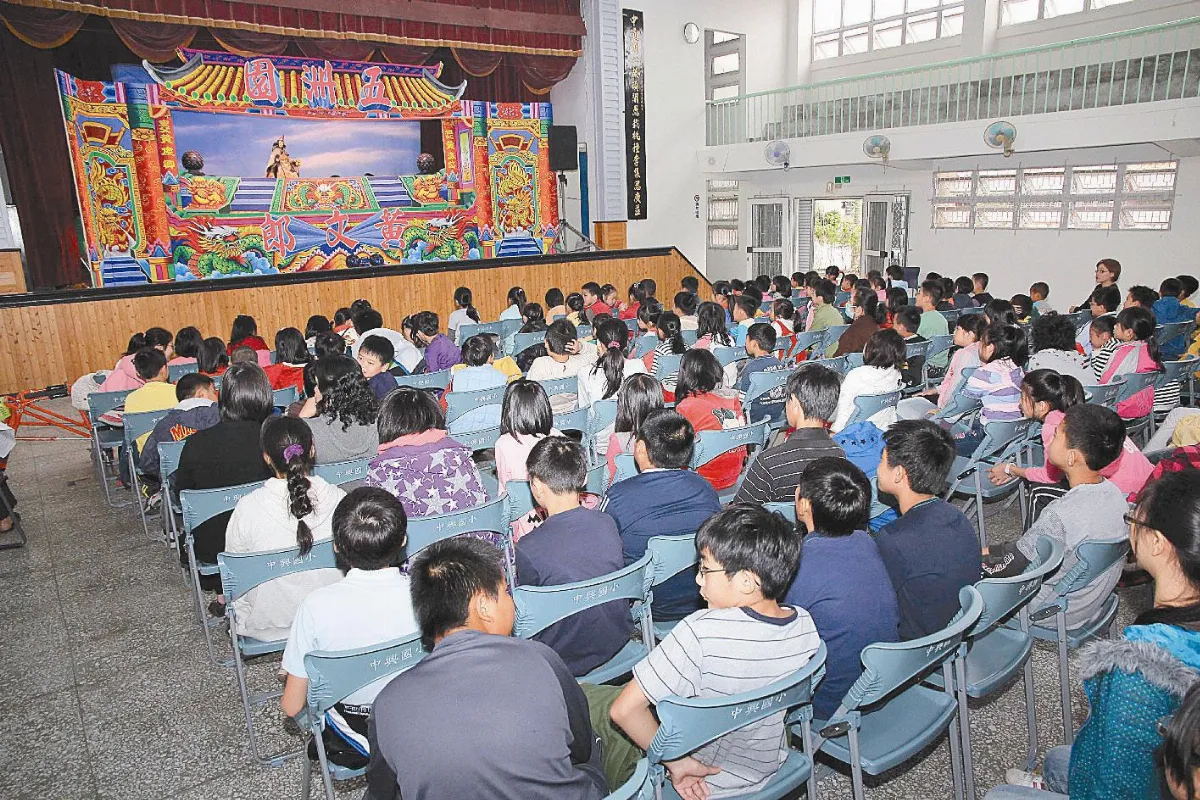 布袋戲進校園 如鄉土倫理課