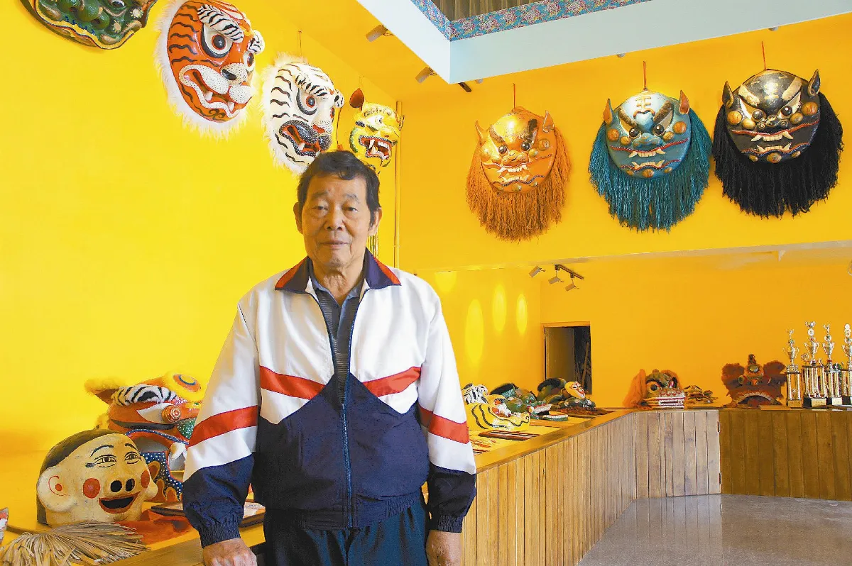 長髮織獸毛 獅頭博物館展精品