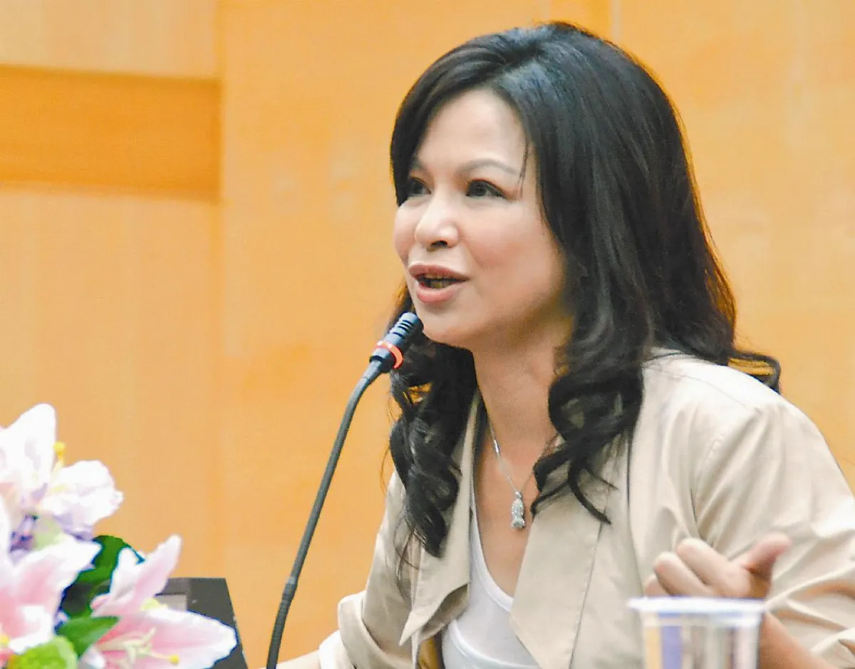 楊貴媚南華演講 勉大學生虛心學習