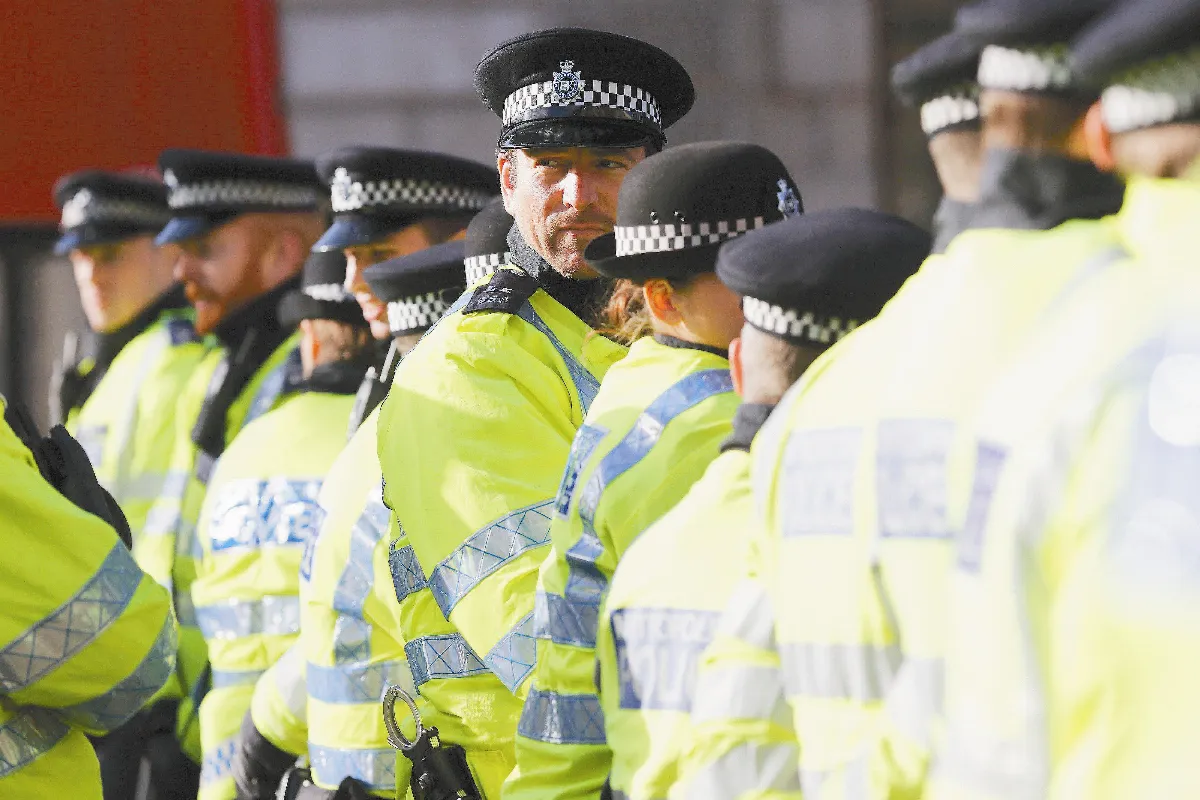 倫敦警局拍賣警察被迫兼差