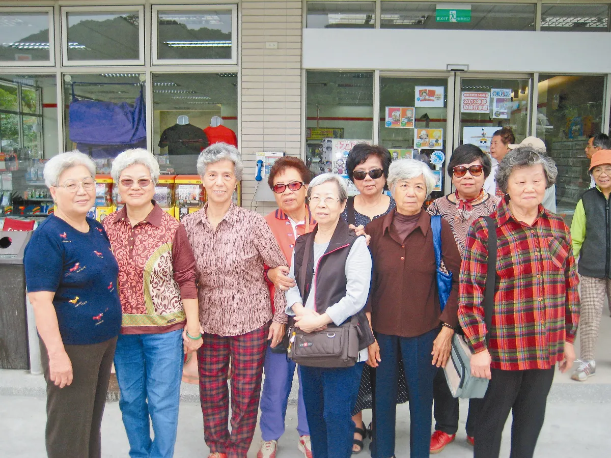 銀髮同學會 感情延續63年