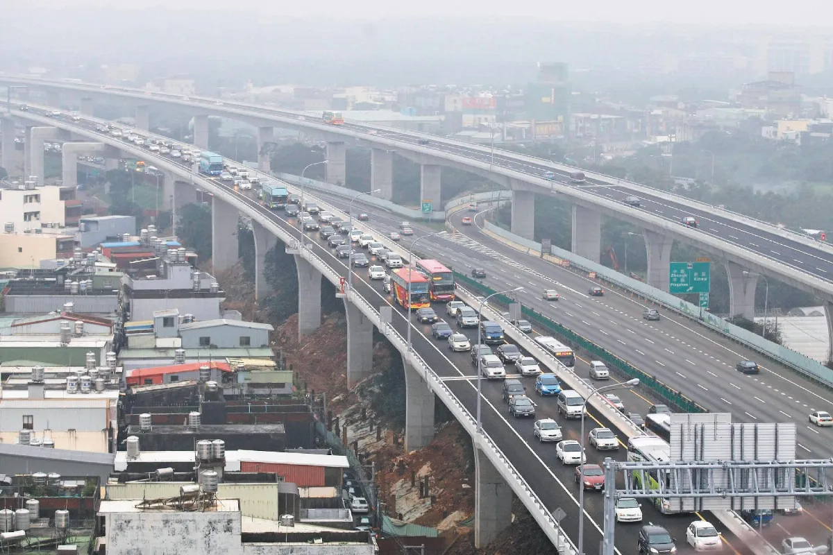 五楊高架中楊段 通車就塞車