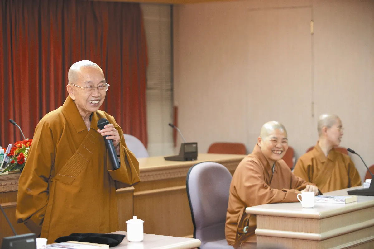 義工資源回收 護持百萬人興學