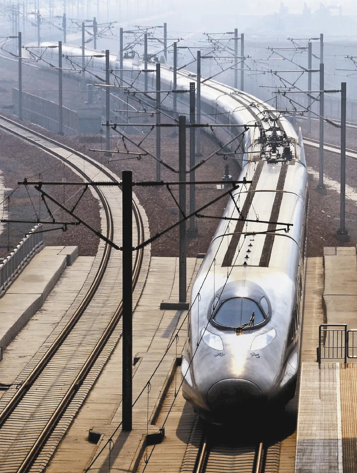 京廣高鐵首航 2300公里僅8小時