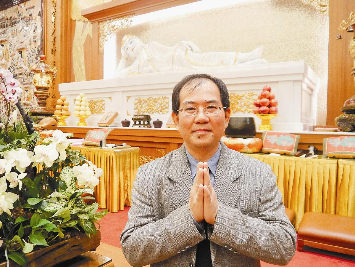 佛陀舍利前拜願 心都開了