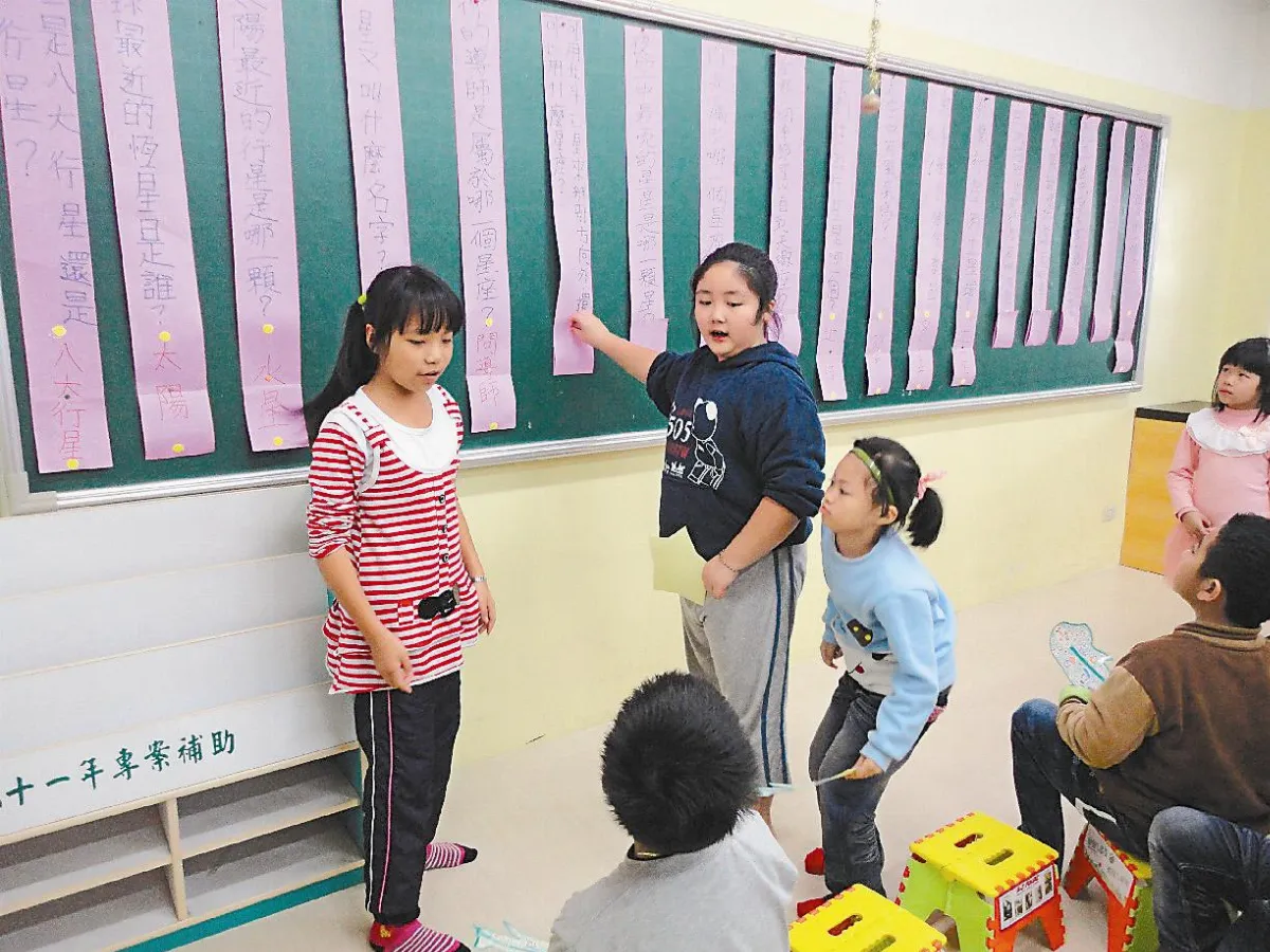 社口小六生 輪流經營圖書館