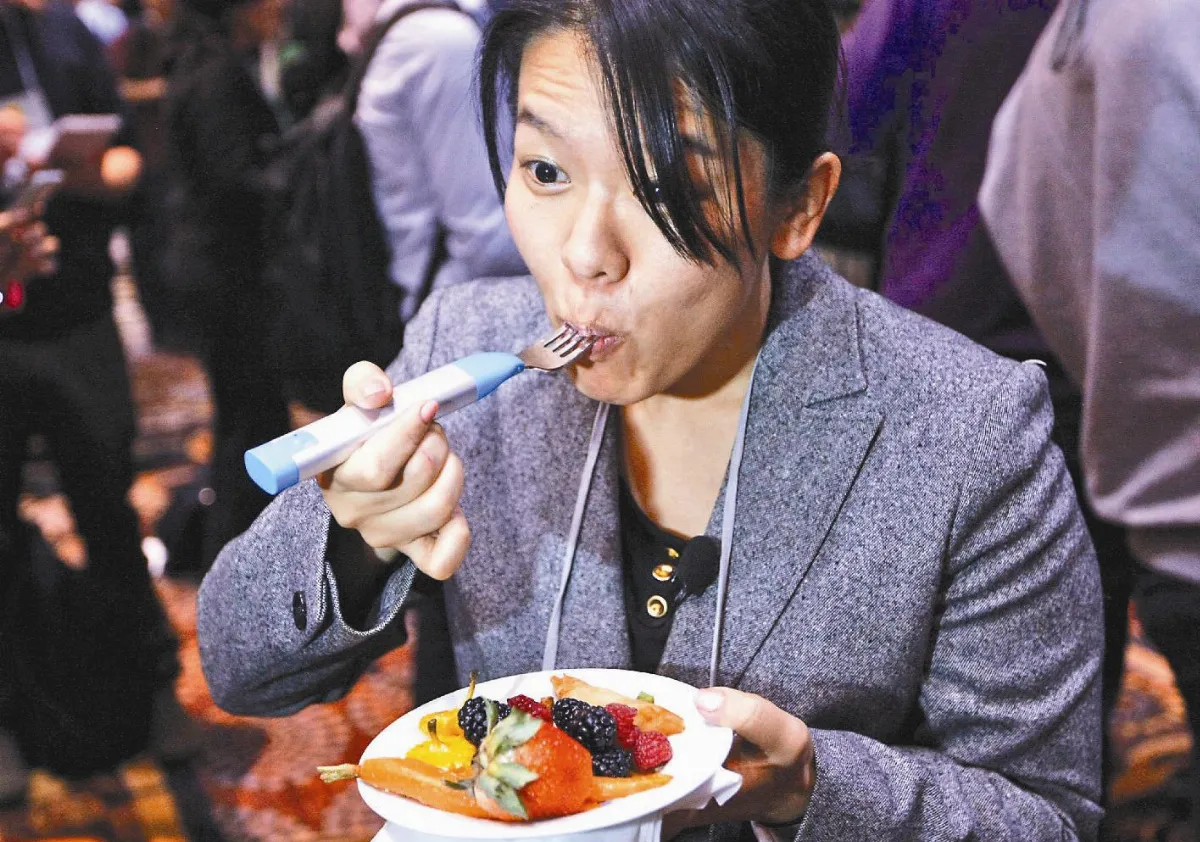 CES 發噱怪發明多