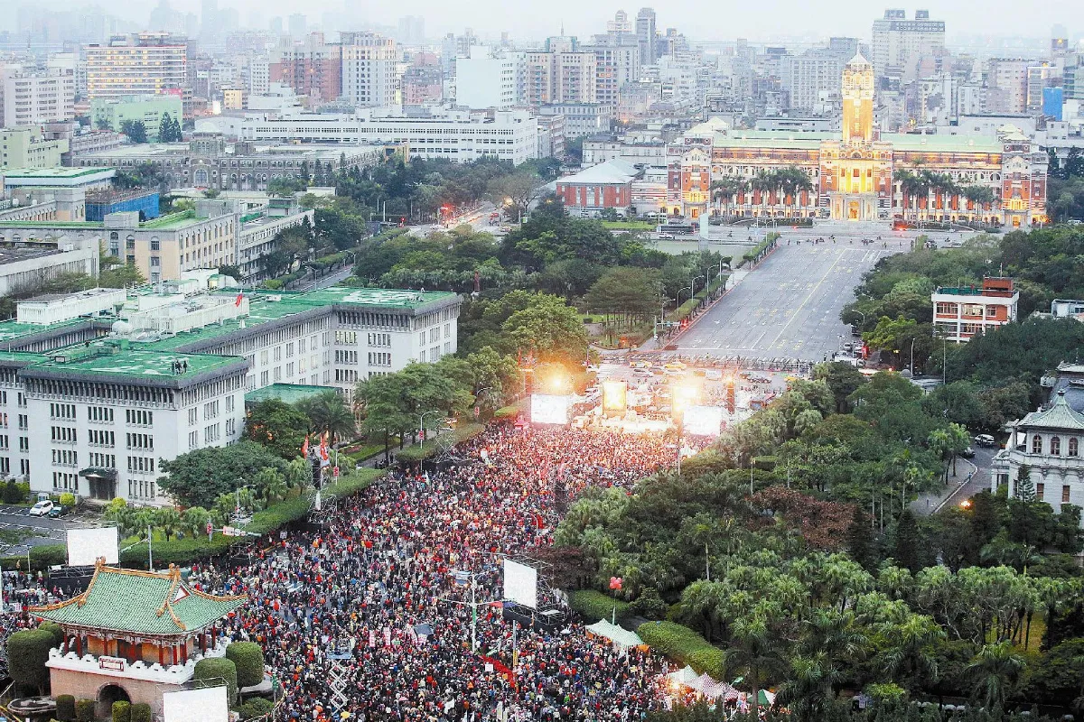 馬赴頭寮謁陵 陳揆：遊行訴求已在做