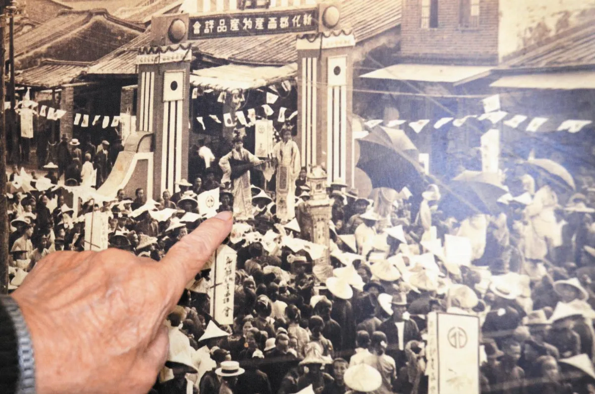 90年老照遭誤植 他翻舊報正名