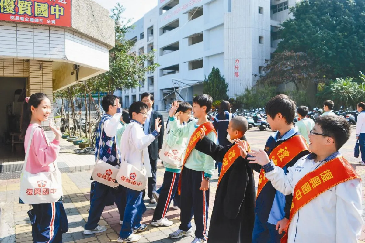復興禮貌大使 帶動問候風氣