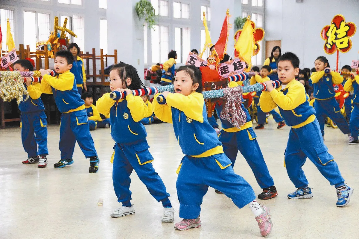 五結幼童走尪踩街
