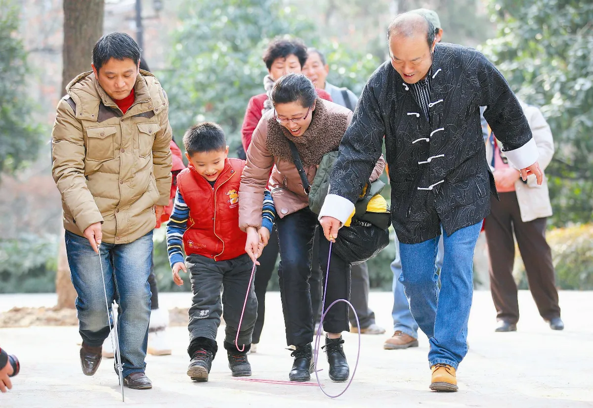 大小孩子一起玩  歡樂老童玩
