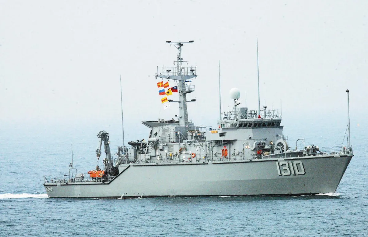 春節海上操演 獵雷艦出動