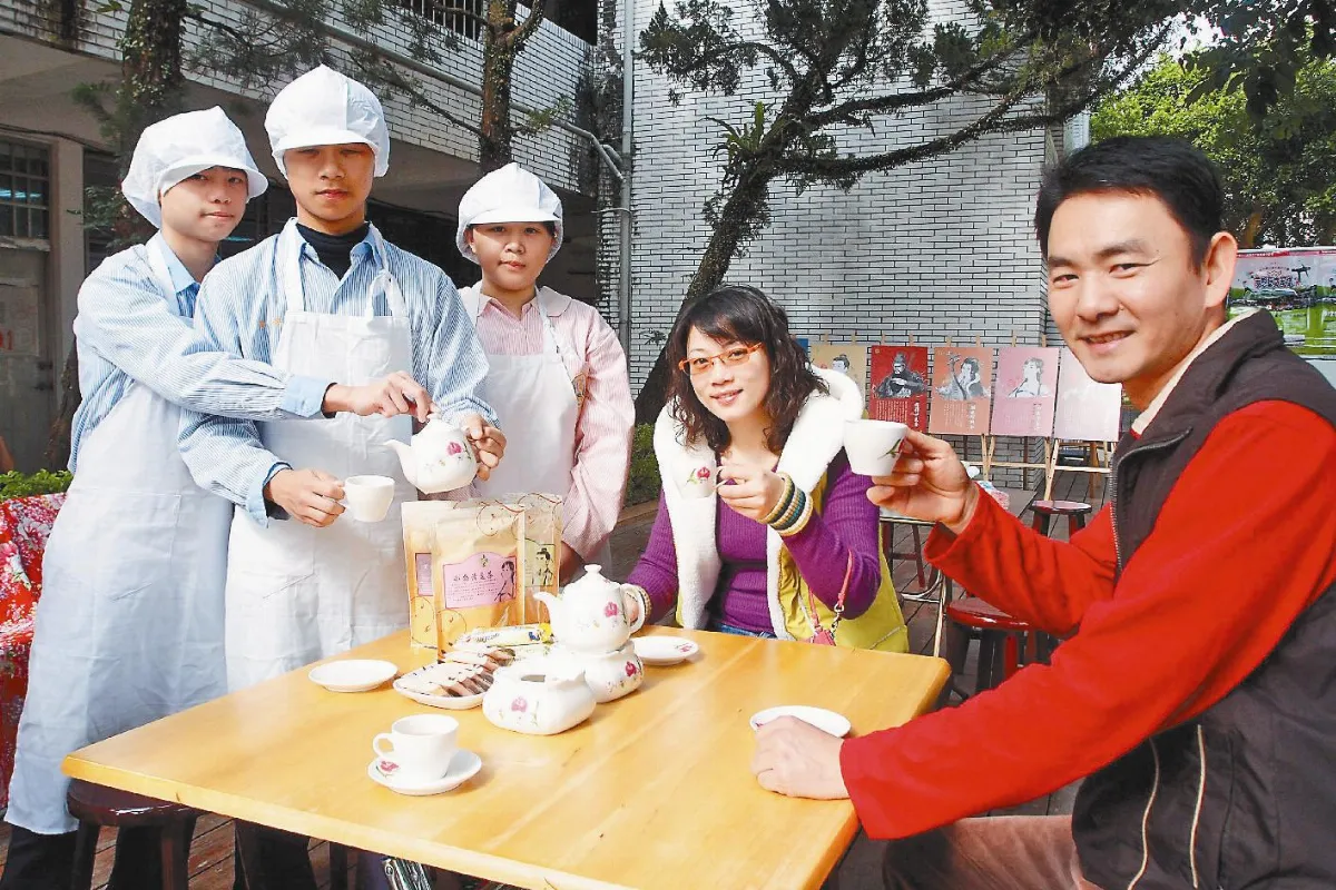 假日夢想藝文客棧 學生經營