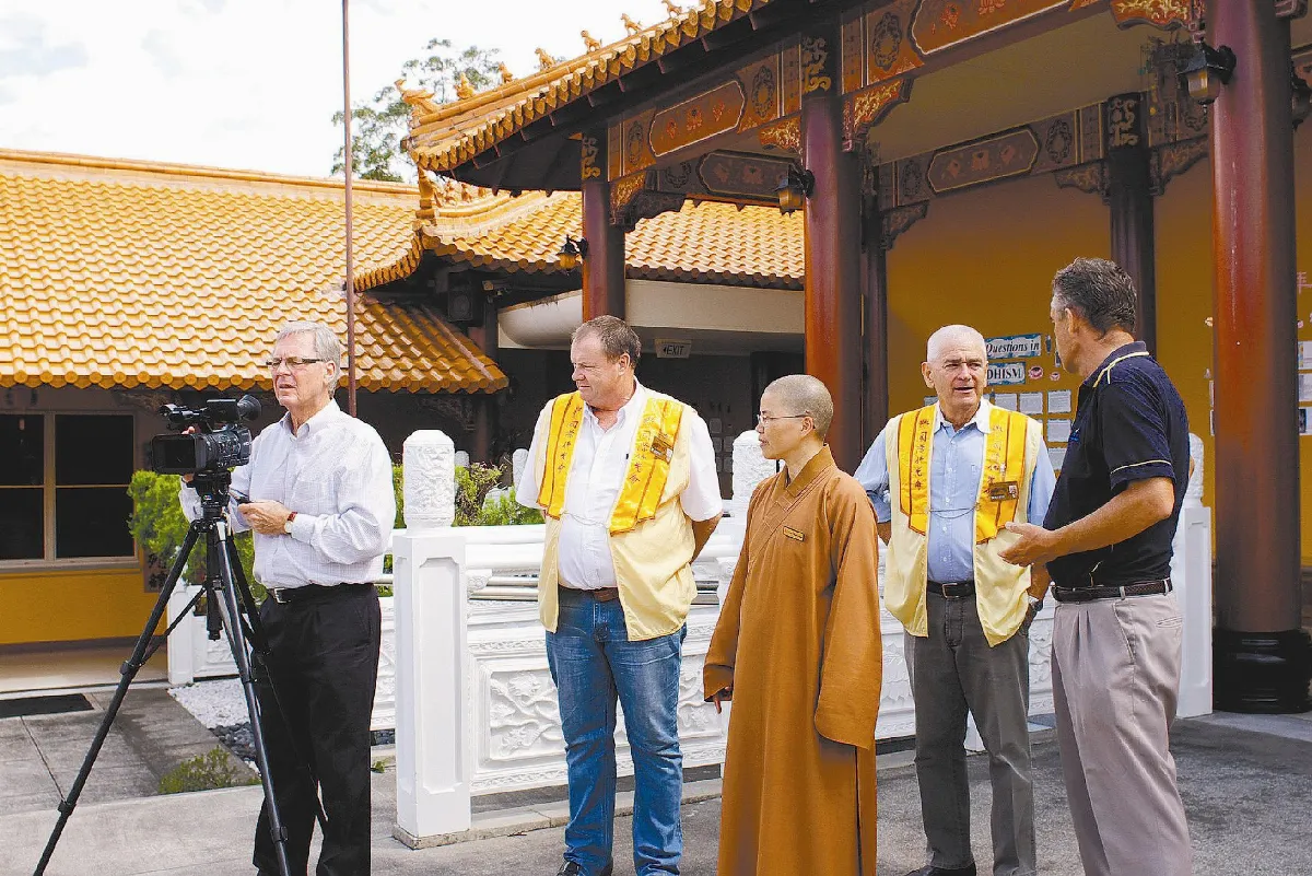 洛根市府 蒞中天寺拍宣傳片