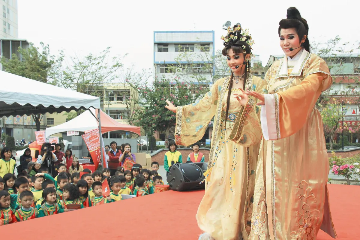 傳藝走春 明華園PK非洲戰鼓團