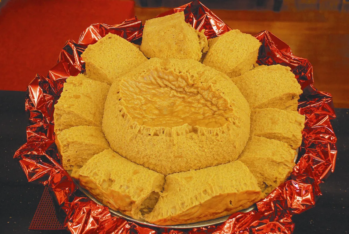 感恩心‧過好年1呷甜甜‧有保庇蓮花發糕綻放 人間喜氣洋洋