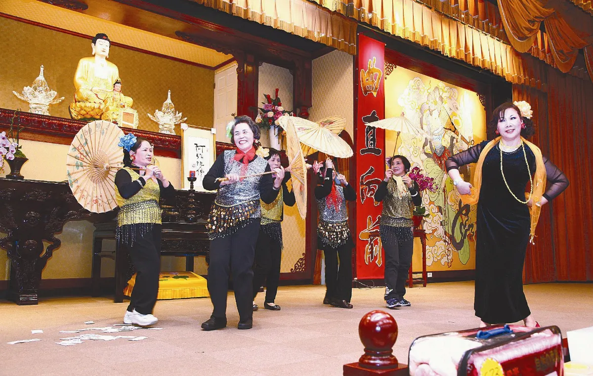 感恩心‧過好年1極樂寺50金剛展現歌喉