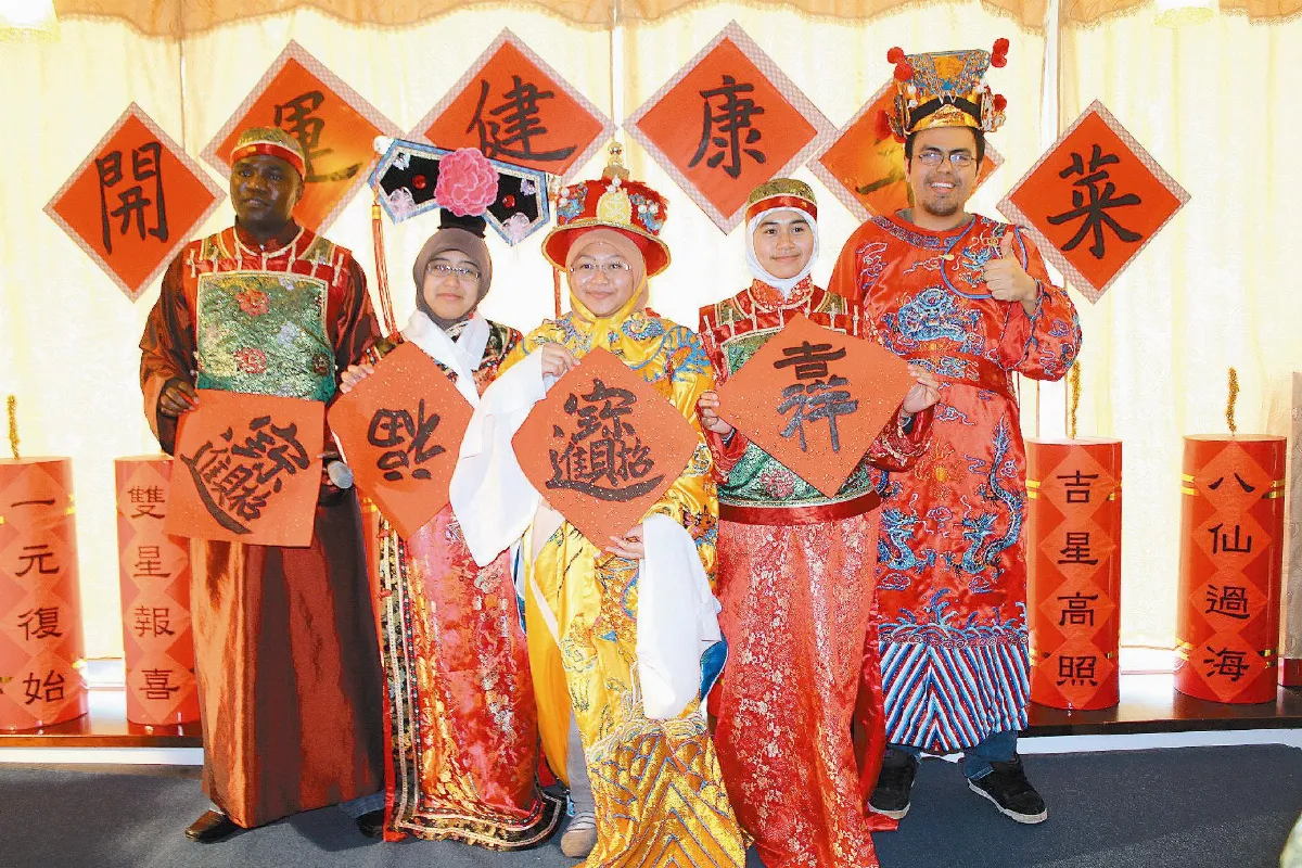 外籍生過新年 趕搭甄嬛熱
