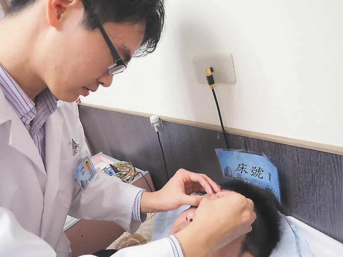 乾眼症 恐肌筋膜炎引起