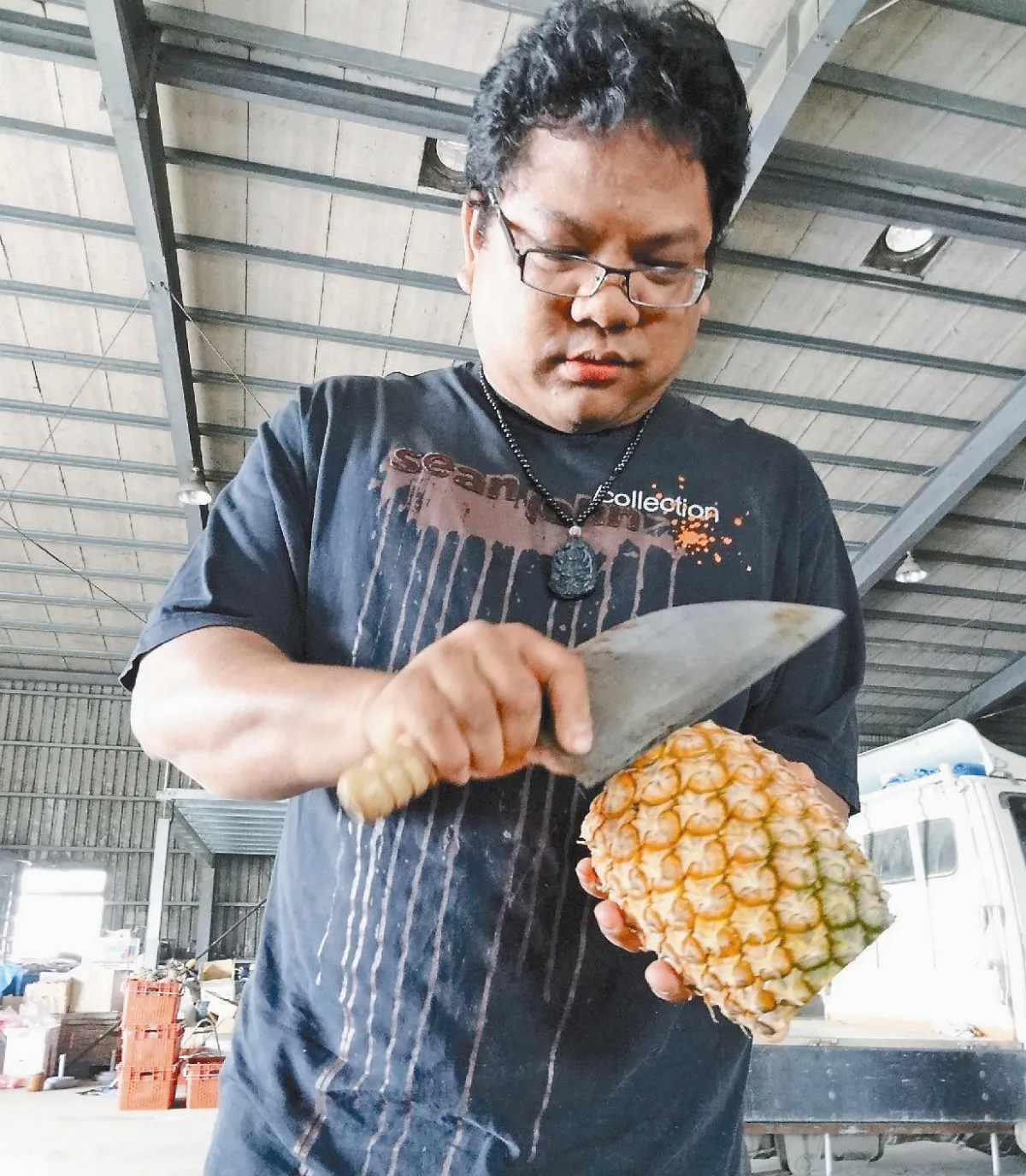 10秒削1顆  快刀削鳳梨 北京一戰成名