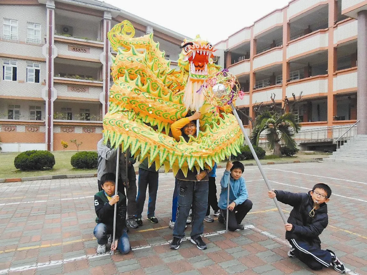 客庄舞龍隊 苦練套路得金獎
