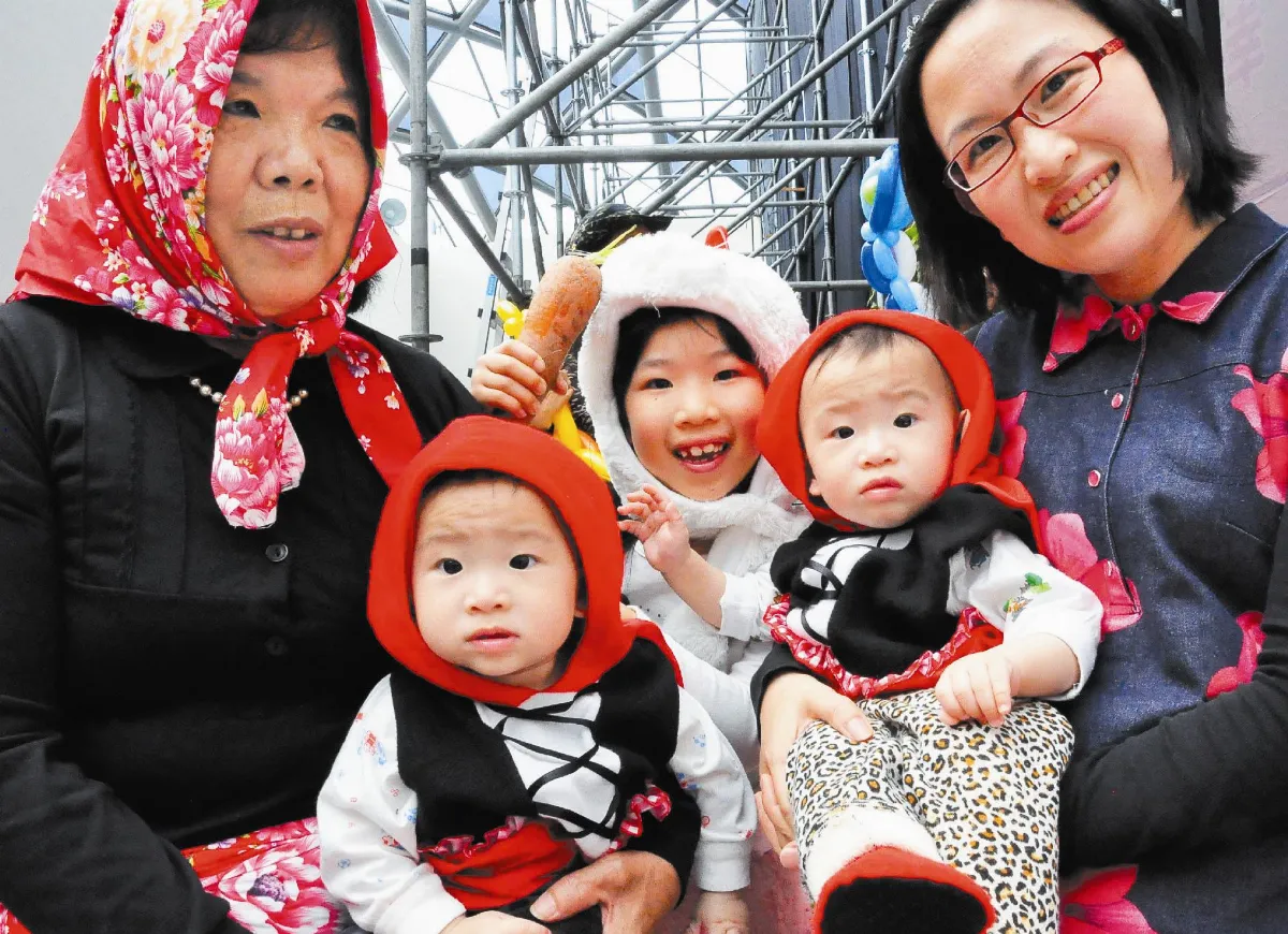 300對雙胞胎 挺生育