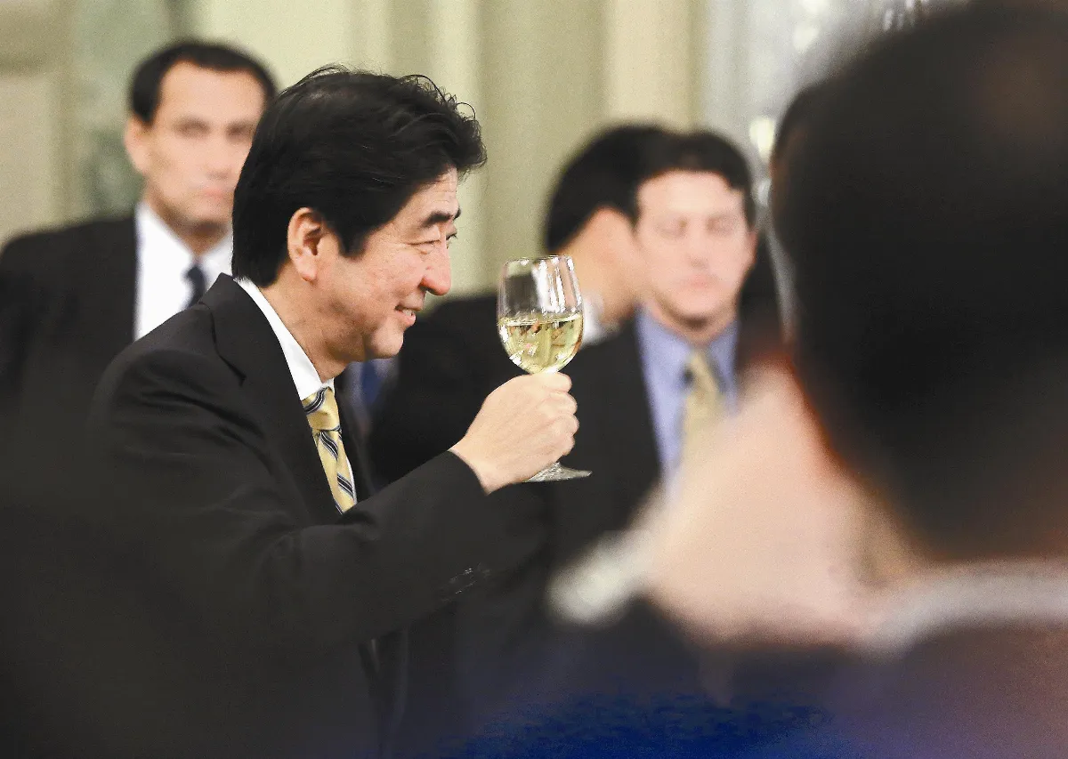 安倍向美借膽中國譏諷：一日遊