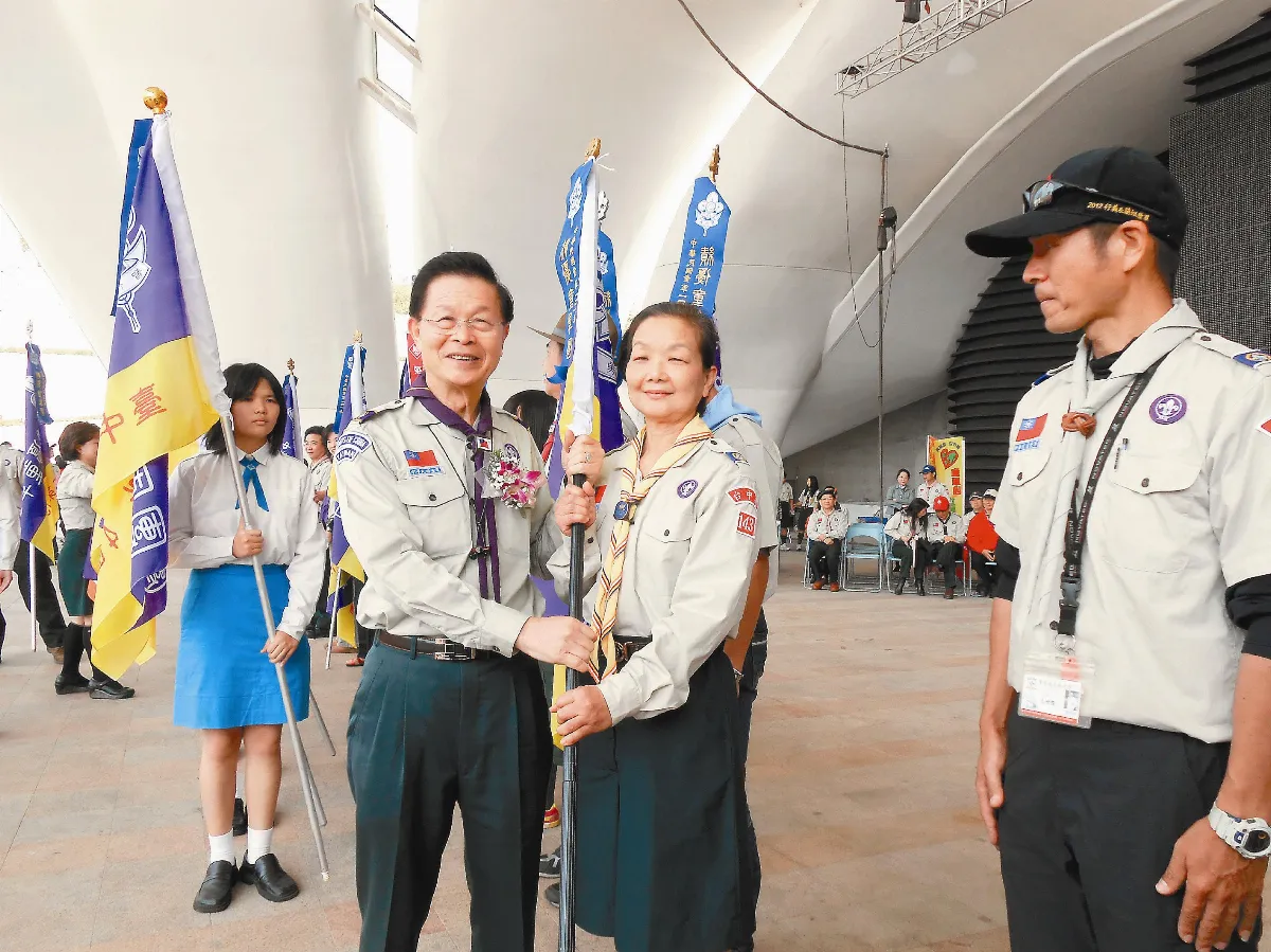 佛光童軍讚 團體、個人抱獎歸