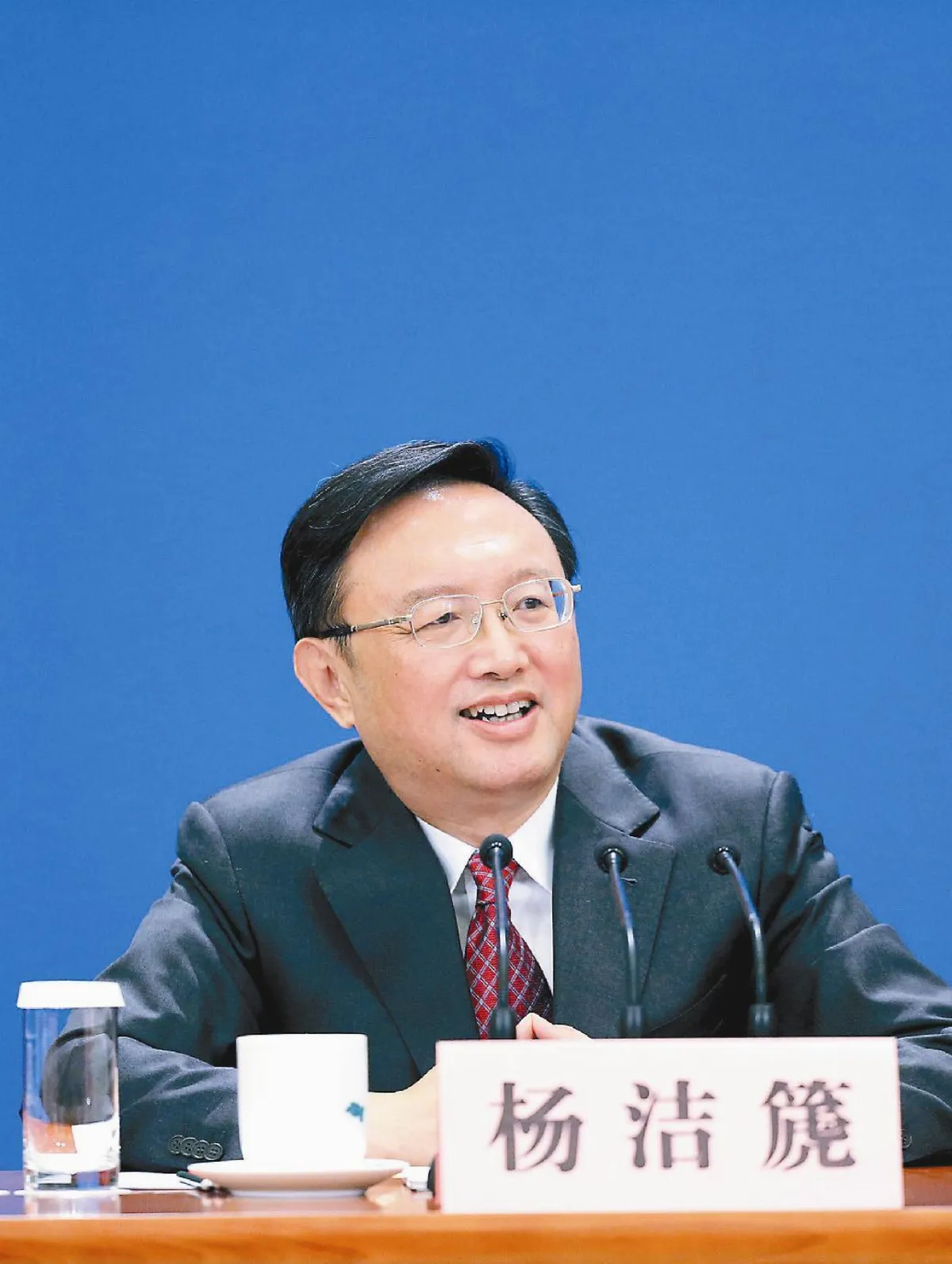 楊潔篪：反對把網路空間變戰場