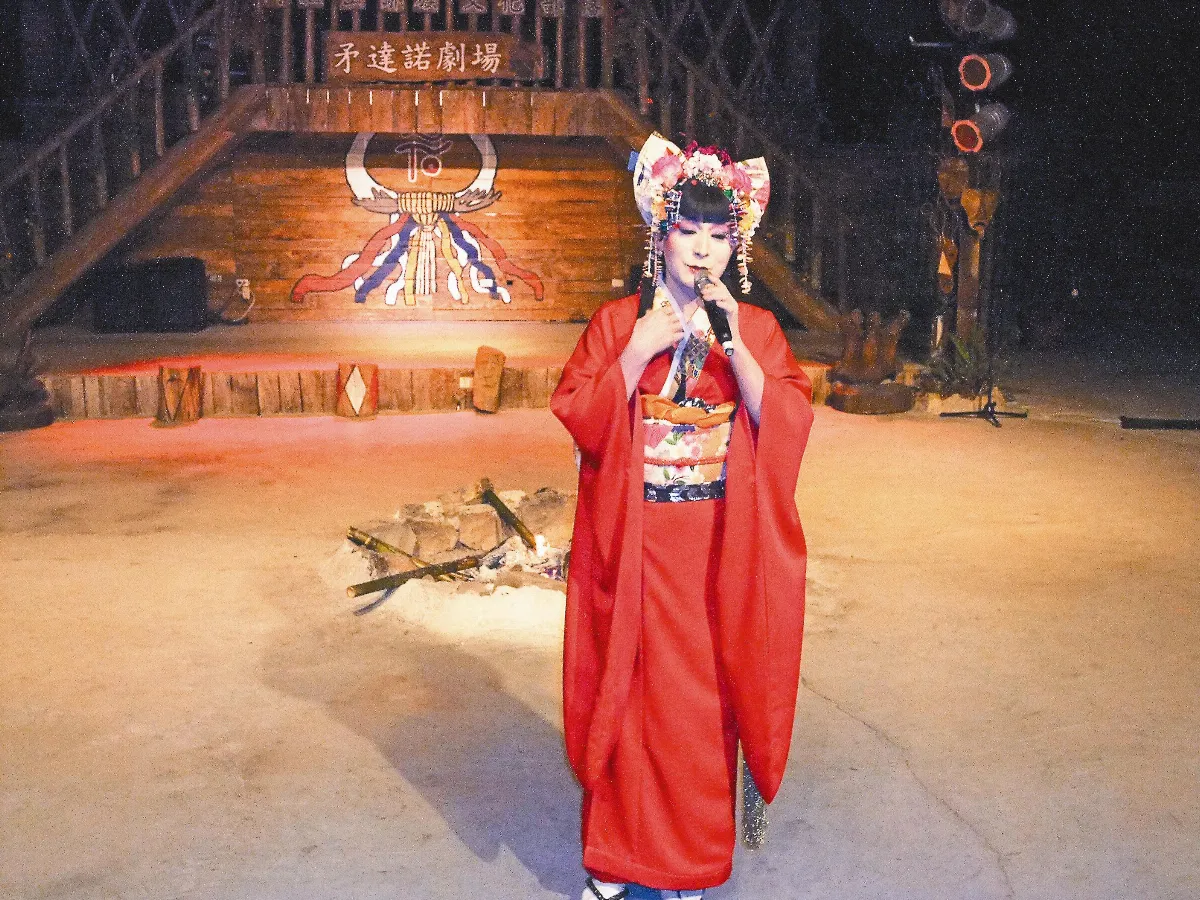 鄒族勇士 反串唱演歌思母