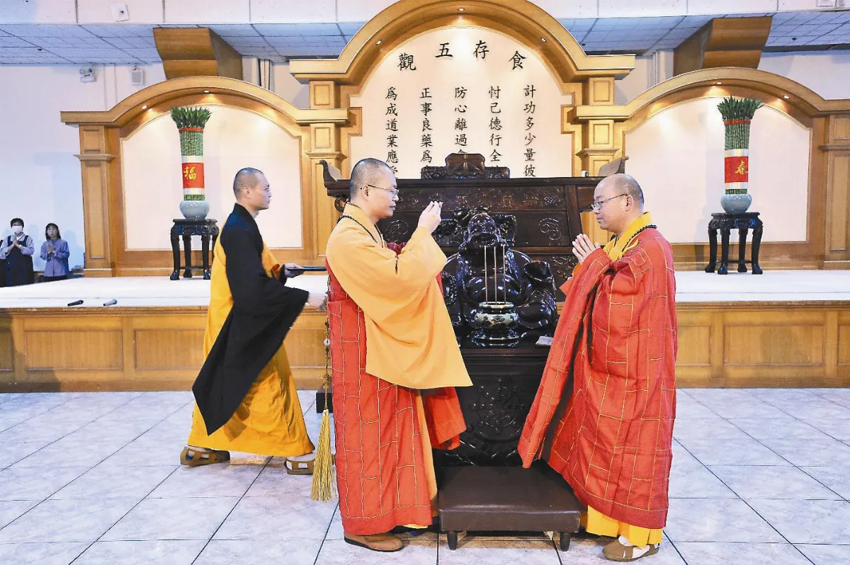 傳遞一雙筷子傳承修行重任