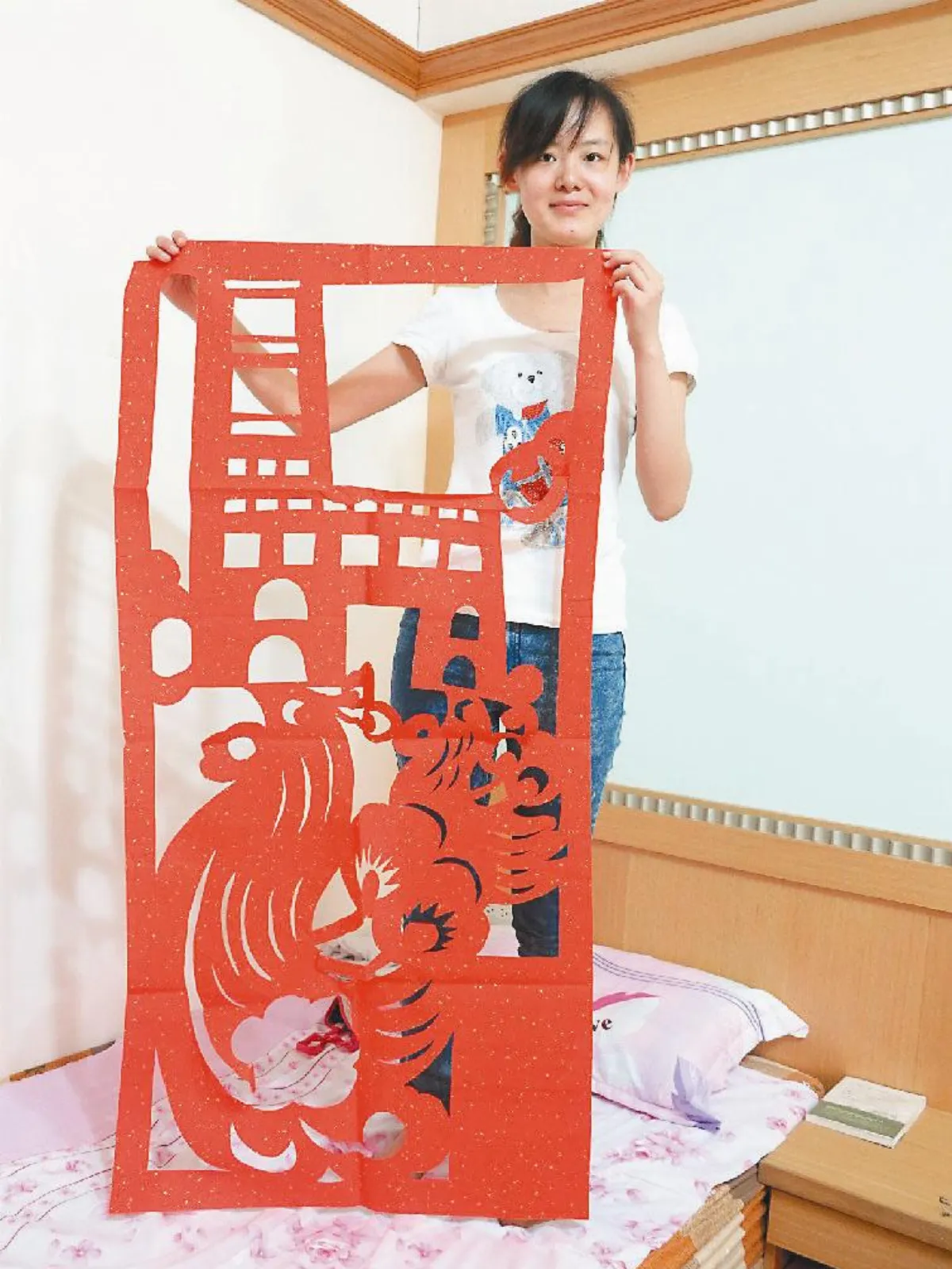 皮箱裡的祕密交換學生孫笑非 帶剪紙來台推廣