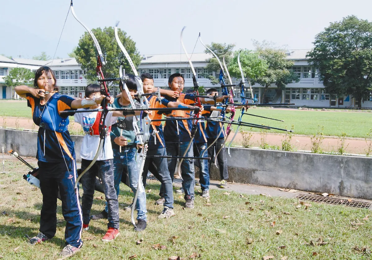 偏鄉學校體育風行瑞源射箭隊 全國賽團體冠軍