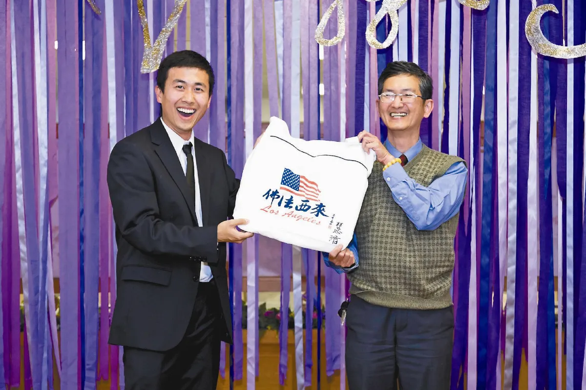 洛城慈善齋宴 佛青發心秀創意