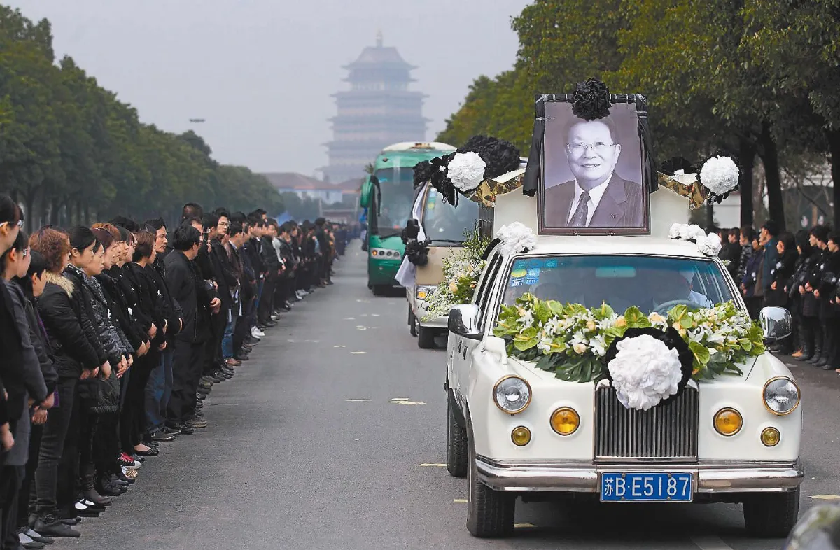 陸天下第一村悼吳仁寶 20車送葬