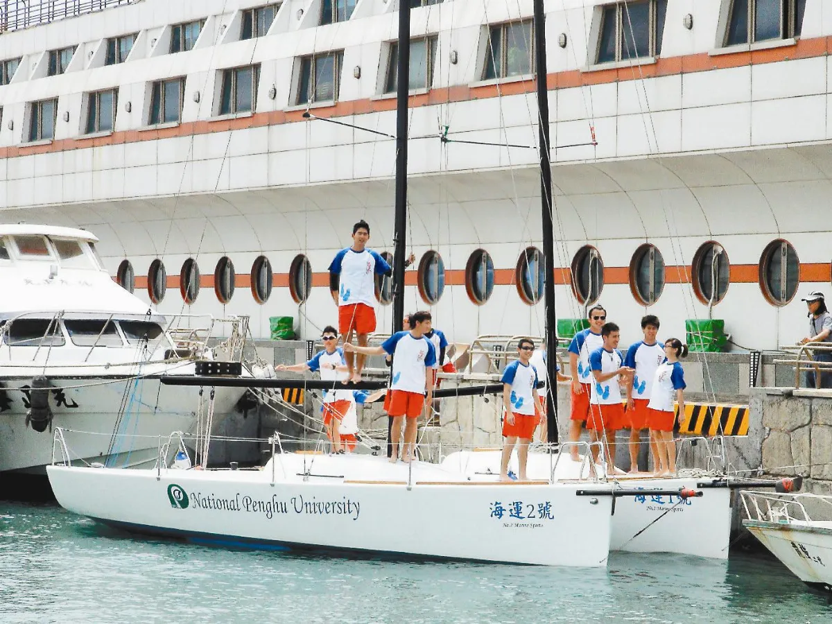 培育未來國手 澎科大比賽級帆船下水