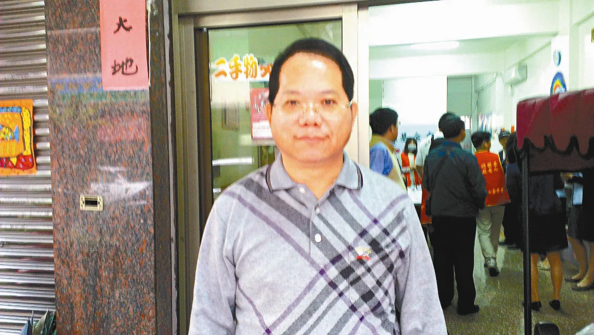 補路13年 上萬坑洞親手填