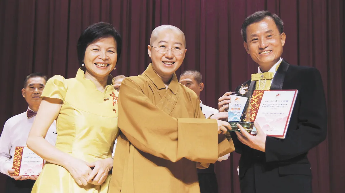 妙音菩薩齊聚 聖歌饗眾