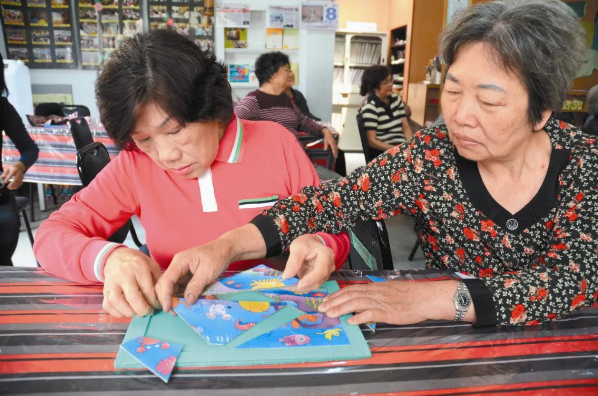 老人製拼圖 動腦又動手