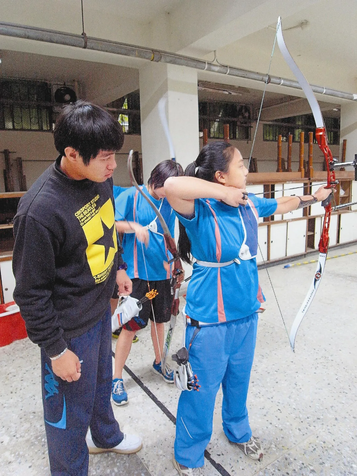 培育射箭好手 中正大學生上山傳授