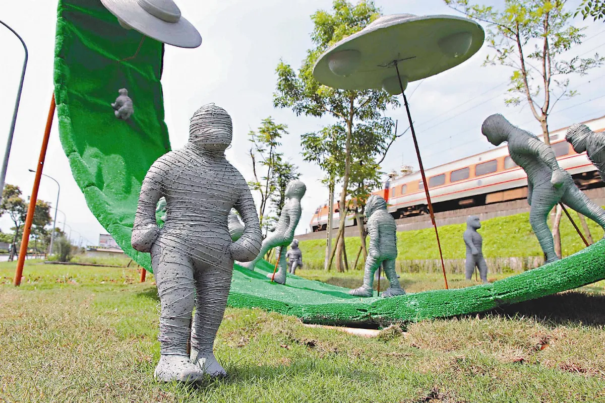 人猿飛碟異世界 綠博迎賓