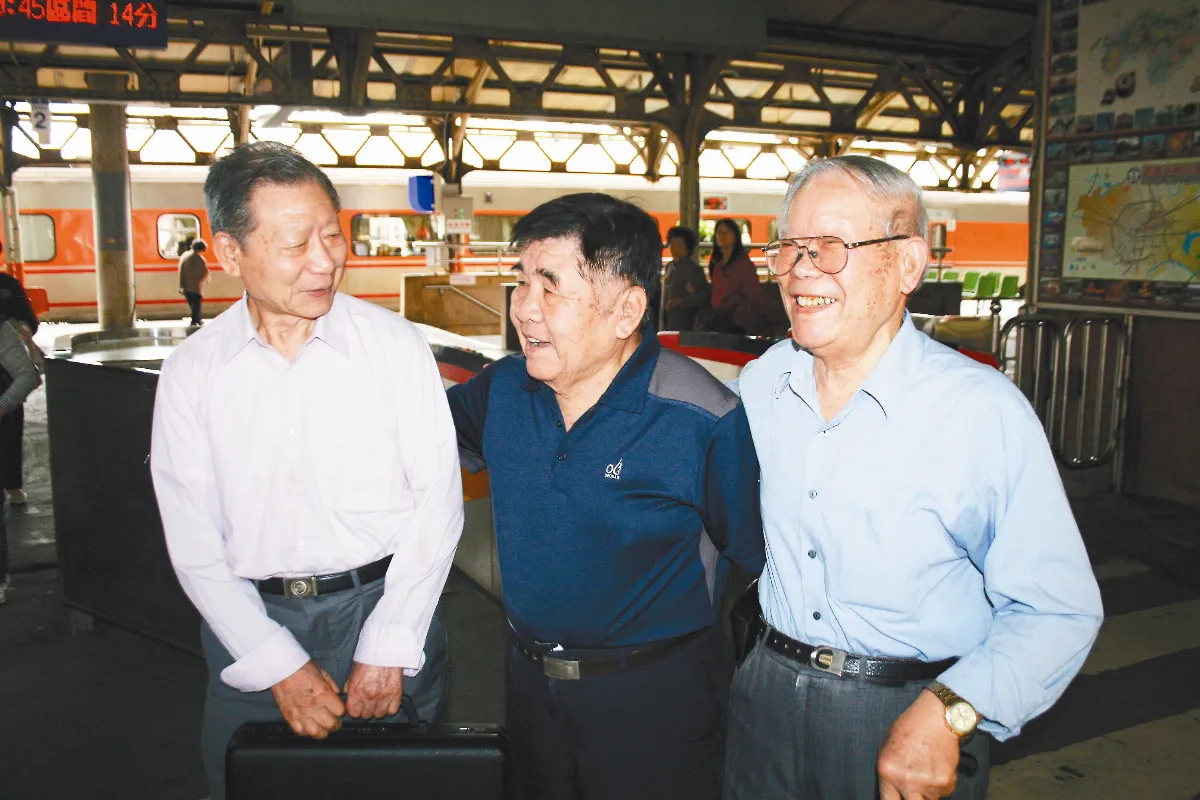 因一本畫冊 闊別64年重聚