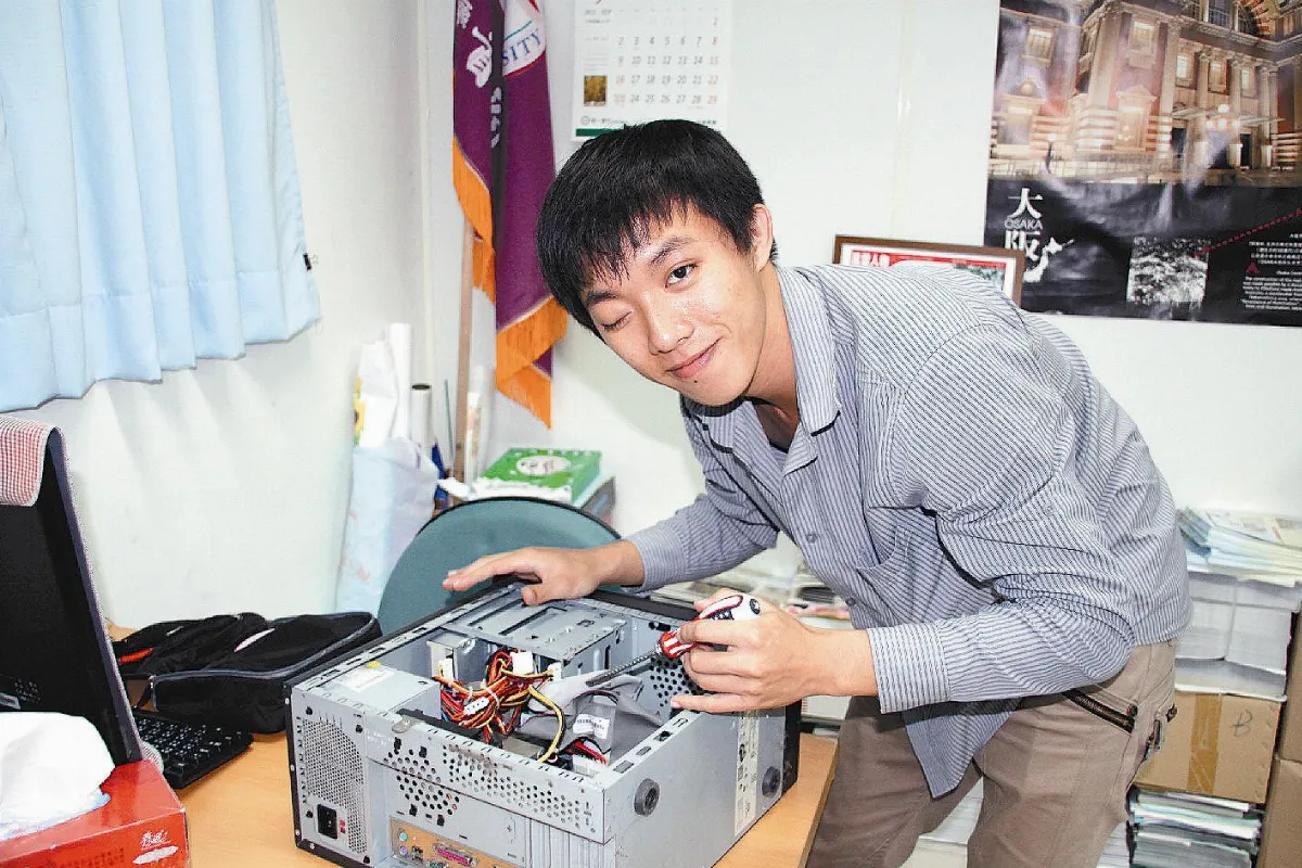 克服先天缺陷蔡宗諭靠修電腦自食其力